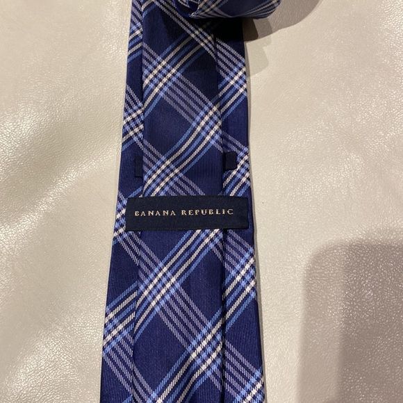 2 Banana Republic Silk Ties - Picture 4 of 6